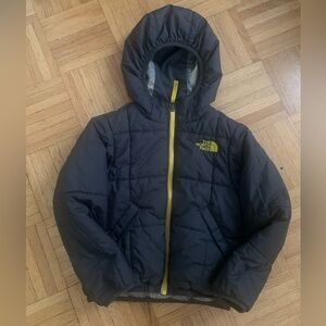Boys The North Face Reversible Jacket - Size 5